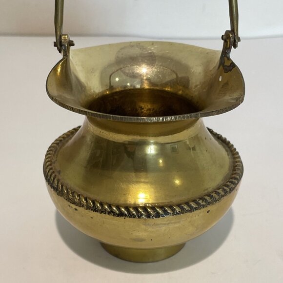 Vintage Solid Brass Vase Basket Rope Twist Accent Hinged Handle Made In India - Picture 6 of 11